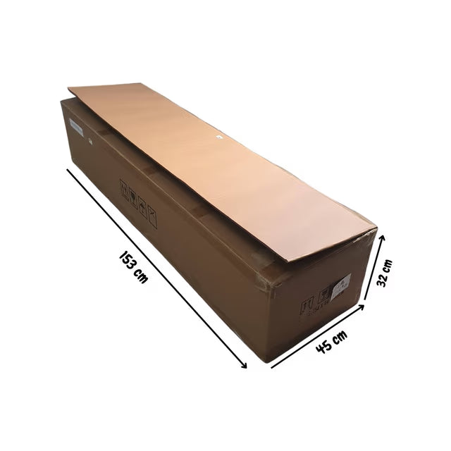 Suzi - Boneca Realística em TPE com Pele Branca, Cabelo Longo, Olhos Pretos, Seios Médios, Vértebras em Aço e Acessórios - 43 Kg e 1,59 Metros de Altura